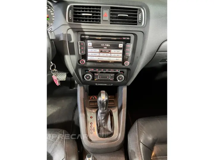 JETTA 2.0 TSI HIGHLINE 200CV GASOLINA 4P TIPTRONIC