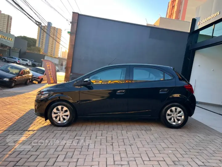ONIX HATCH LT 1.0 8V FlexPower 5p Mec.