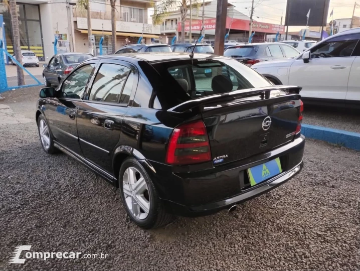 Astra Hatch 2.0 16V 4P GSI