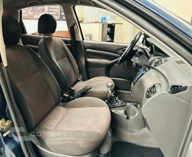 FOCUS 1.6 GL Sedan 8V