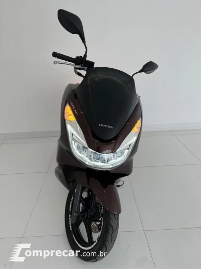 PCX 150 DLX