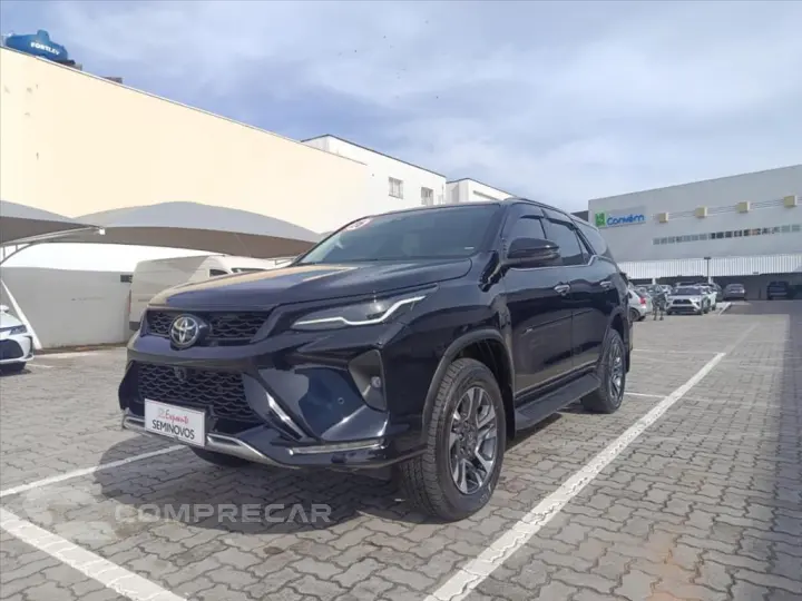 HILUX SW4 2.8 D-4D TURBO DIESEL SRX PLATINUM 7L 4