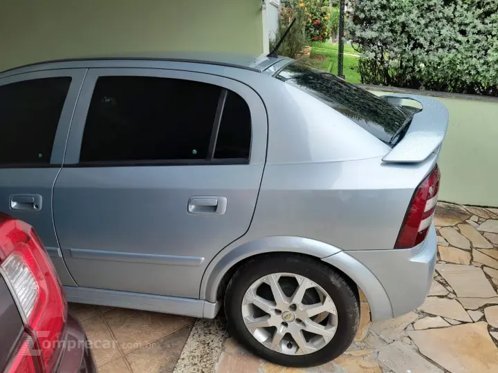 ASTRA 2.0 MPFI Advantage 8V