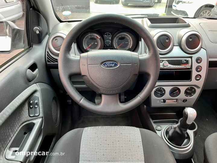 FIESTA 1.6 MPI Sedan 8V