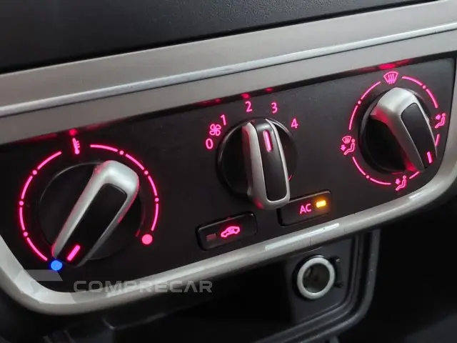 VOYAGE - 1.0 MI 8V 4P MANUAL