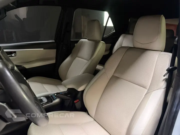 HILUX SW4 2.8 D-4D TURBO DIESEL DIAMOND 7L 4X4 AUTOMÁTICO