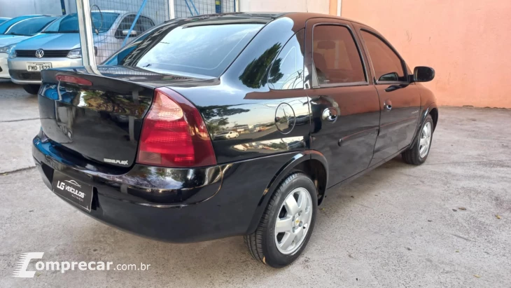 CORSA 1.4 MPFI Premium Sedan 8V