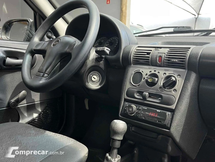 CORSA 1.0 MPFI CLASSIC SEDAN LIFE 8V FLEX 4P MANUAL