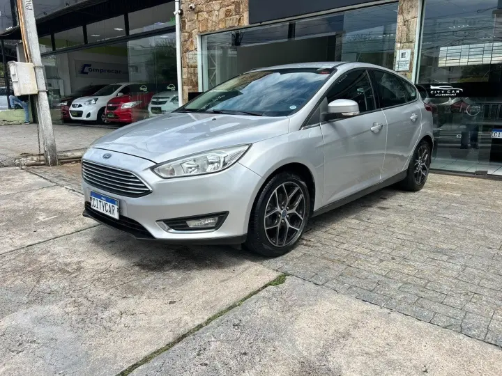 FOCUS 2.0 TITANIUM FASTBACK 16V FLEX 4P POWERSHIFT