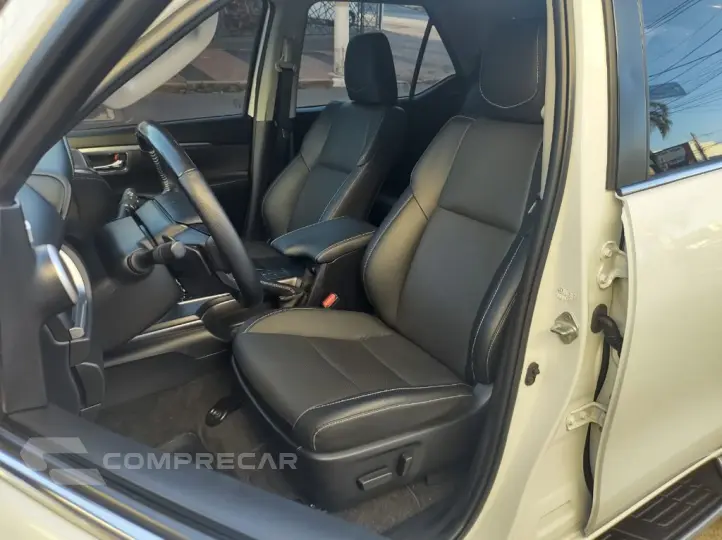 Hilux SW4 SRX 4x4 2.8 TDI 16V Dies. Aut.