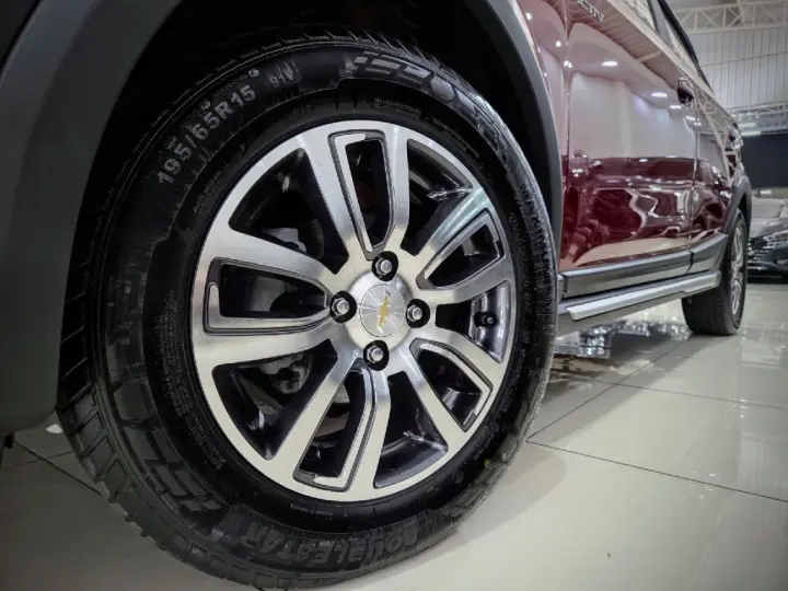 ONIX 1.4 MPFI ACTIV 8V FLEX 4P AUTOMATICO