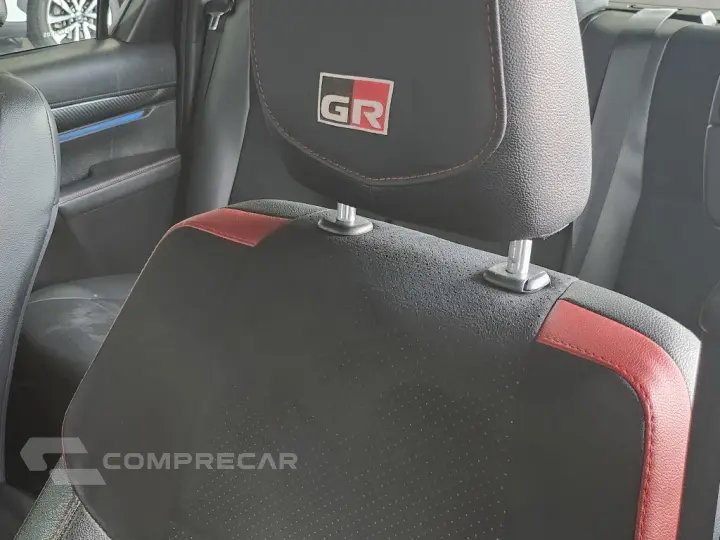 HILUX 2.8 D-4D TURBO DIESEL CD SRX LIMITED 4X4 AUTOMÁTICO