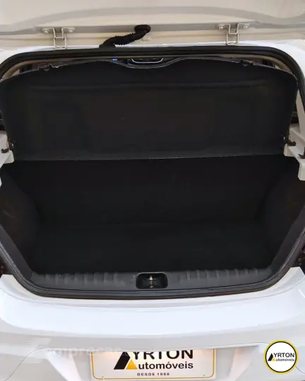 Onix Hatch 1.4 4P FLEX LT