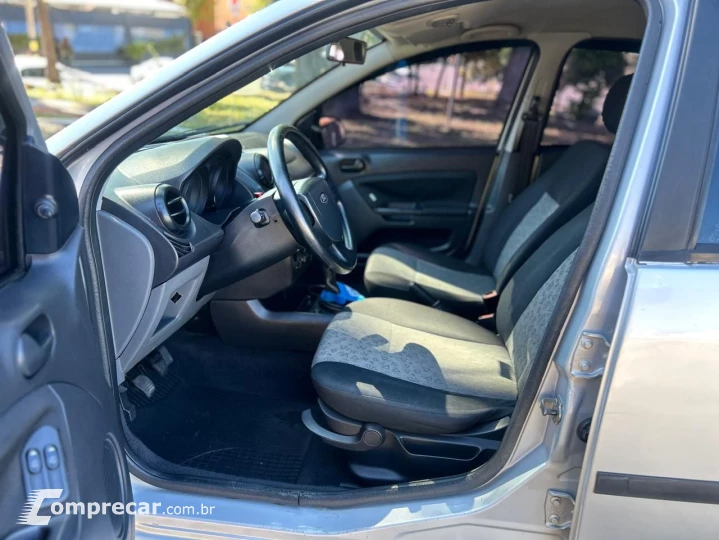 Fiesta Sedan 1.0 8V Flex 4p
