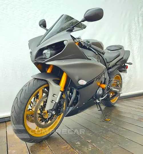 YAMAHA YZF R1