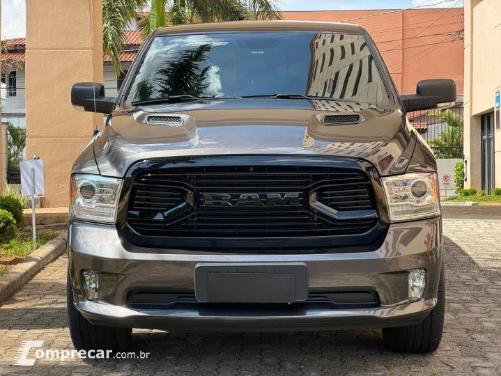 RAM 5.7 1500 Laramie 4X4 CD V8