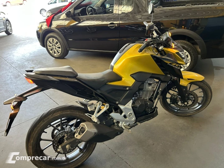 CB 300F Twister Flex