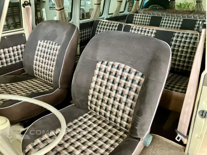 Kombi 1.6 CORUJINHA