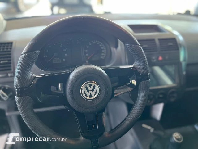 POLO SEDAN - 1.6 MI 8V 4P MANUAL