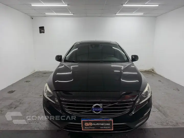 S60 T-5 MOMENTUM 2.0 245cv 4p