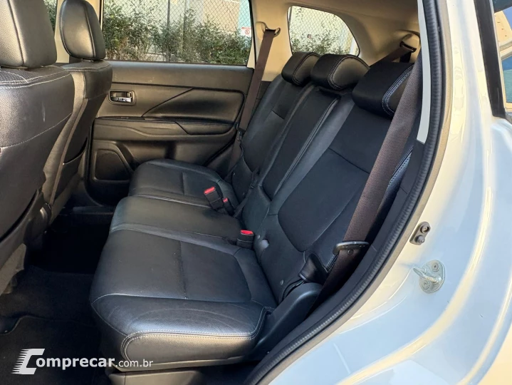 OUTLANDER 2.2 Mivec Di-d Hpe-s AWD