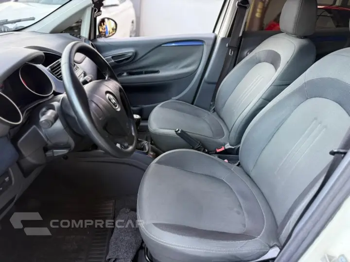 PUNTO 1.4 ATTRACTIVE 8V FLEX 4P MANUAL