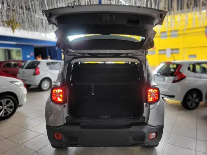 RENEGADE Renegade1.8 4x2 Flex 16V Aut.