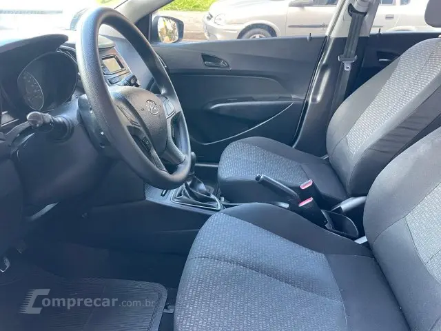 HB20 - 1.0 COMFORT PLUS 12V 4P MANUAL