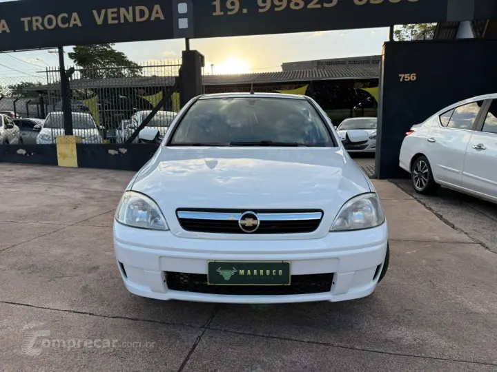 CORSA 1.4 MPFI Premium Sedan 8V
