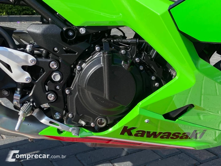 NINJA 400