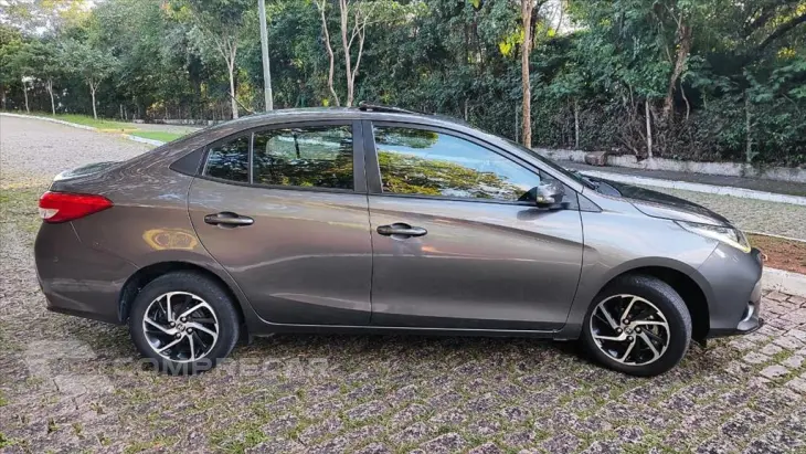 YARIS 1.5 16V FLEX SEDAN XLS CONNECT MULTIDRIVE