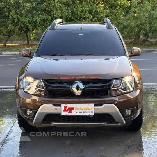 DUSTER 20 D 4X2