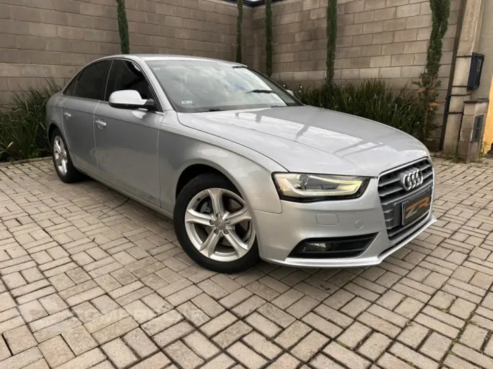 A4 1.8 TFSI AMBIENTE AVANT GASOLINA 4P MULTITRONIC
