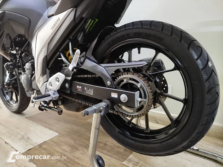 Fazer FZ25