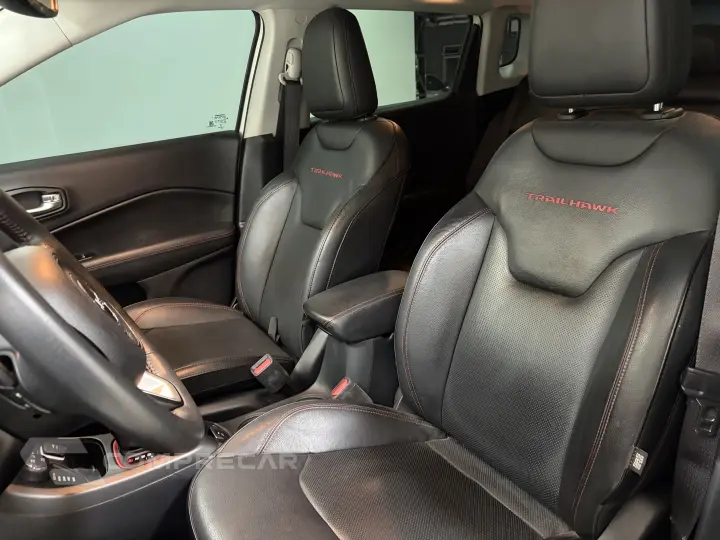 COMPASS 2.0 16V DIESEL TRAILHAWK 4X4 AUTOMÁTICO