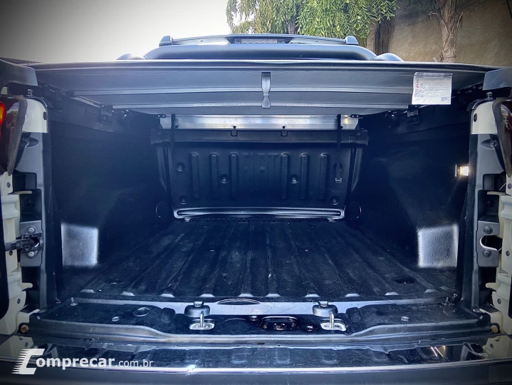 TORO 2.0 16V Turbo Freedom 4WD AT9