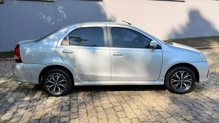 ETIOS 1.5 PLATINUM SEDAN 16V FLEX 4P AUTOMÁTICO