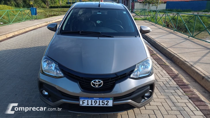 Etios 1.5 X Plus Sedan 16V Automático