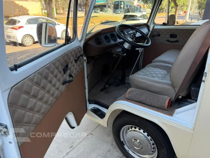 Kombi 1.6 Std 8V Gasolina 3P Manual
