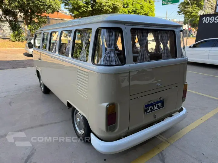 Kombi 1.6 Std 8V Gasolina 3P Manual