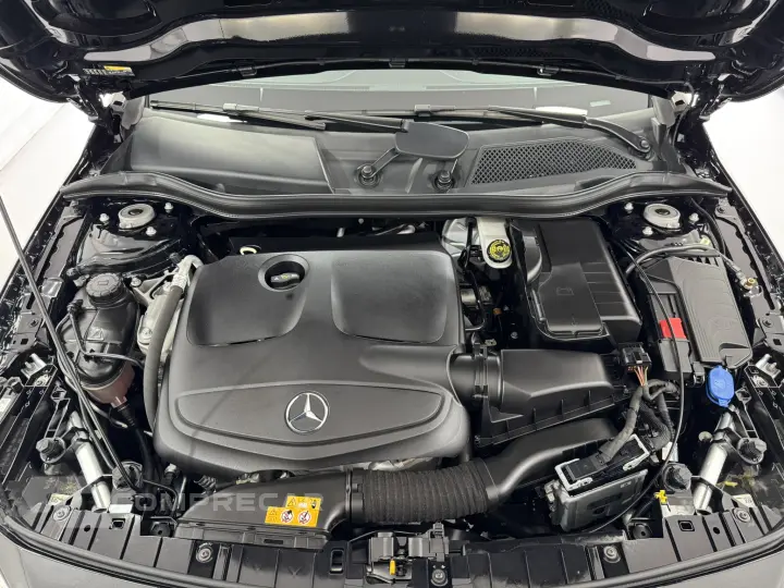 GLA 200 1.6 CGI Style 16V Turbo