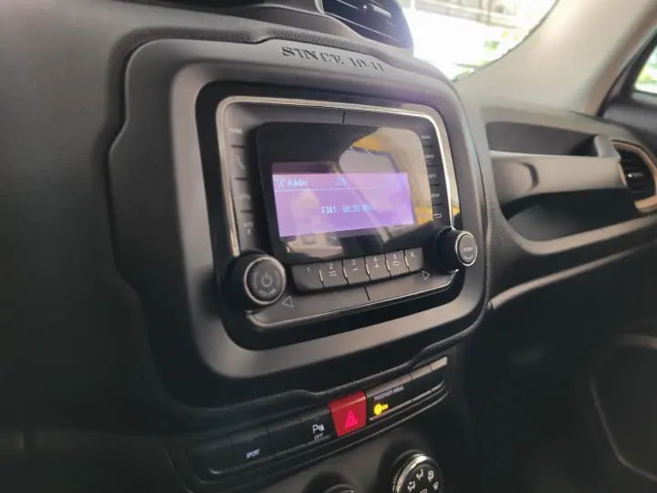 Renegade Sport 1.8 4x2 Flex 16V Mec.