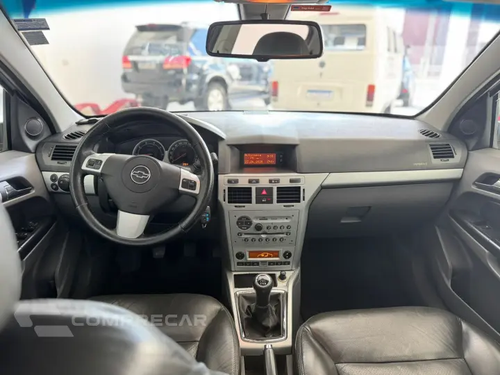 VECTRA 2.0 MPFI ELEGANCE 8V FLEX 4P MANUAL