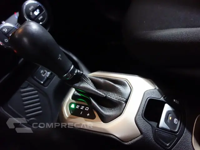 RENEGADE - 1.8 16V LONGITUDE 4P AUTOMÁTICO