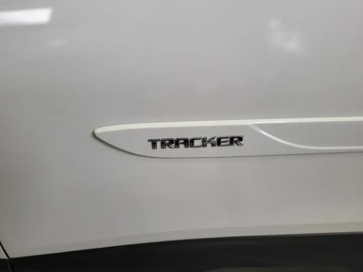 TRACKER LT 1.0 Turbo 12V Flex Aut.