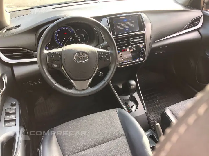 Yaris 1.5 16V Flex Sedan Xs Connect Multidrive