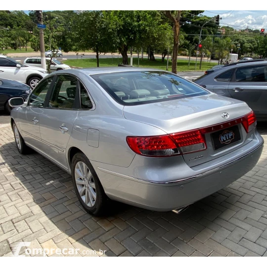AZERA 3.3 MPFI GLS Sedan V6 24V