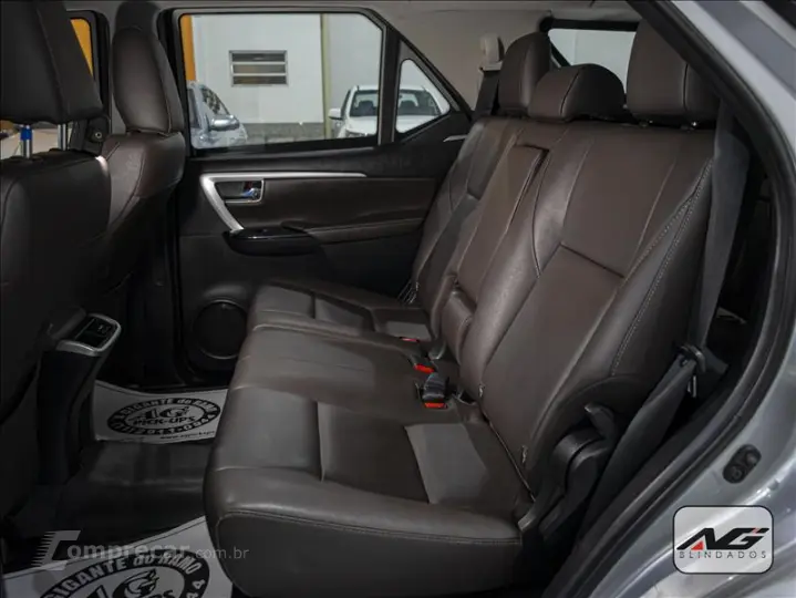 HILUX SW4 2.7 SRV 7 Lugares 4X2 16V