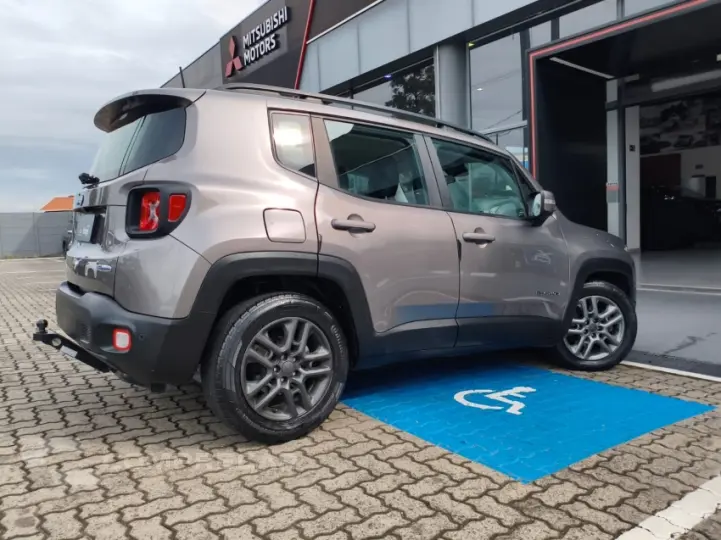 RENEGADE 1.8 16V Longitude