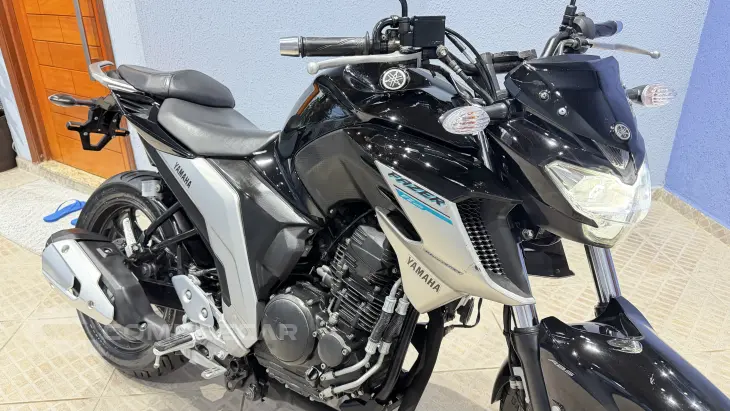 Fazer 250 FZ25